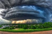 【画像素材】嵐の雲から嵐を眺める