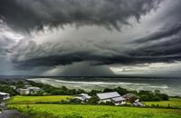 【画像素材】秋の台風接近の曇り空