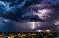 【画像素材】雷雨が夜空を照らす