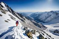 【画像素材】雪山を登る登山家